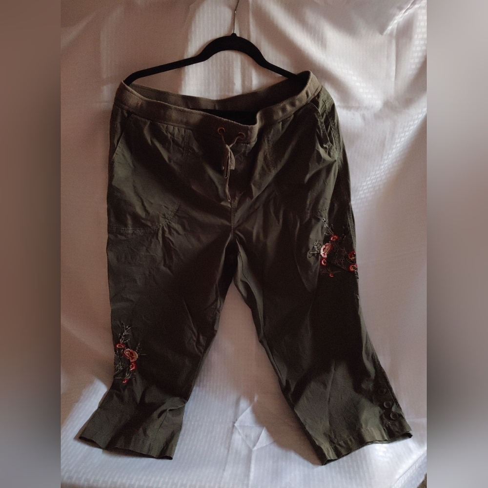 AVENUE womens crop summer pants
